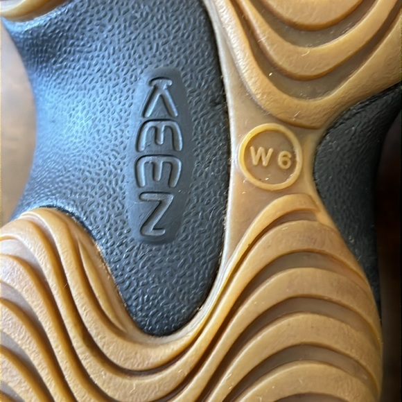 KEEN Yogui Arts Clogs / slip on - Picture 8 of 11